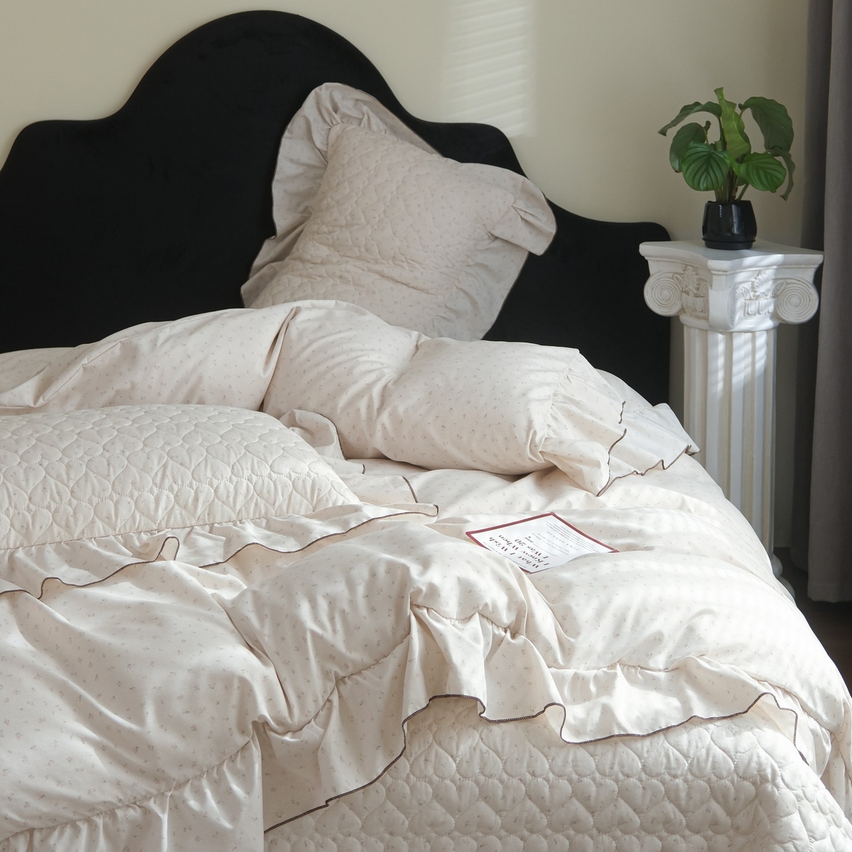 91家纺网 家纺一手货源 找家纺 庭笙 2026新款法式复古花边夹棉床盖床盖四件套 瑶芳-粉