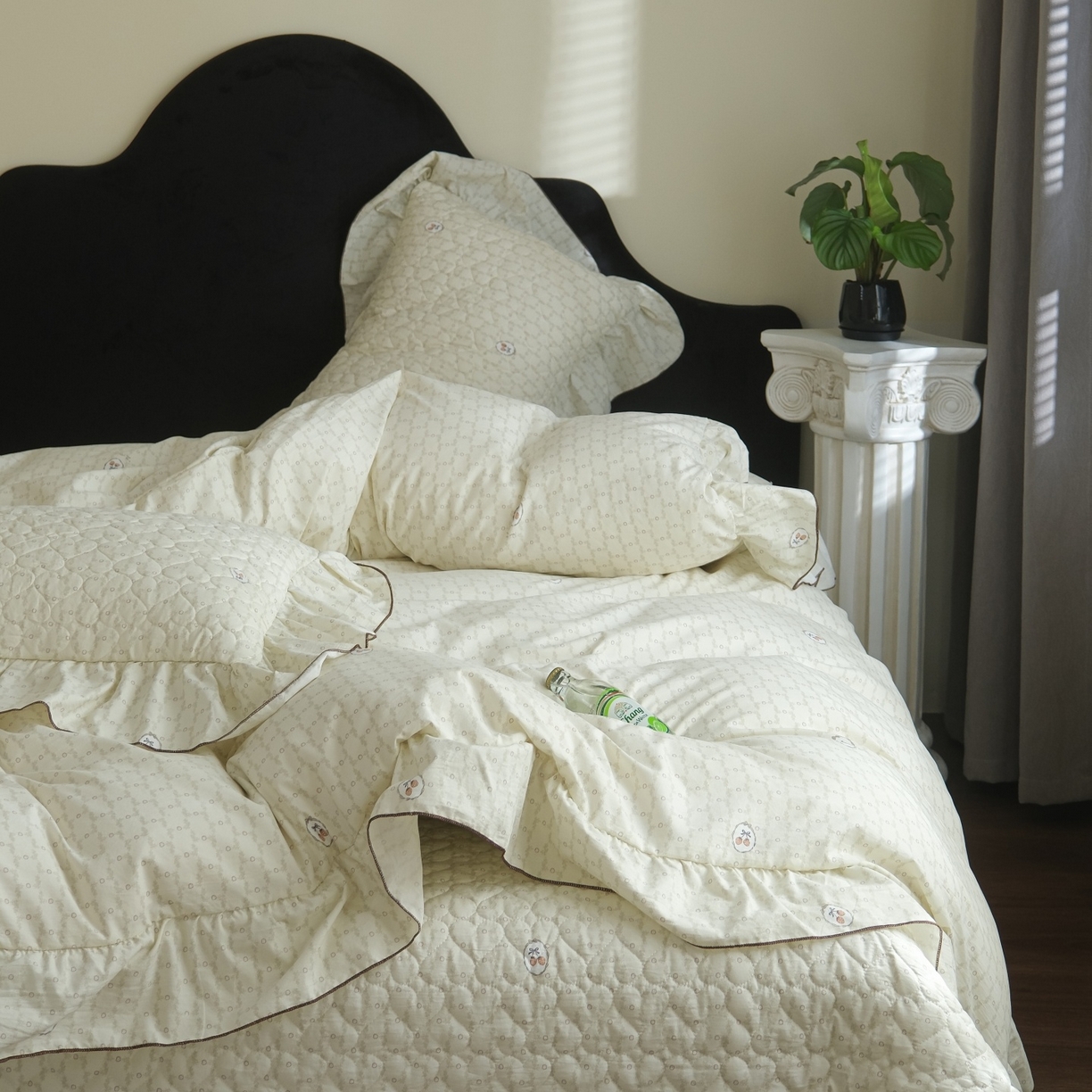 91家纺网 家纺一手货源 找家纺 庭笙 2026新款法式复古花边夹棉床盖床盖四件套 莓莓素语-绿