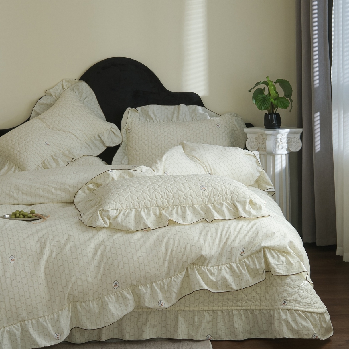 91家纺网 家纺一手货源 找家纺 庭笙 2026新款法式复古花边夹棉床盖床盖四件套 莓莓素语-绿