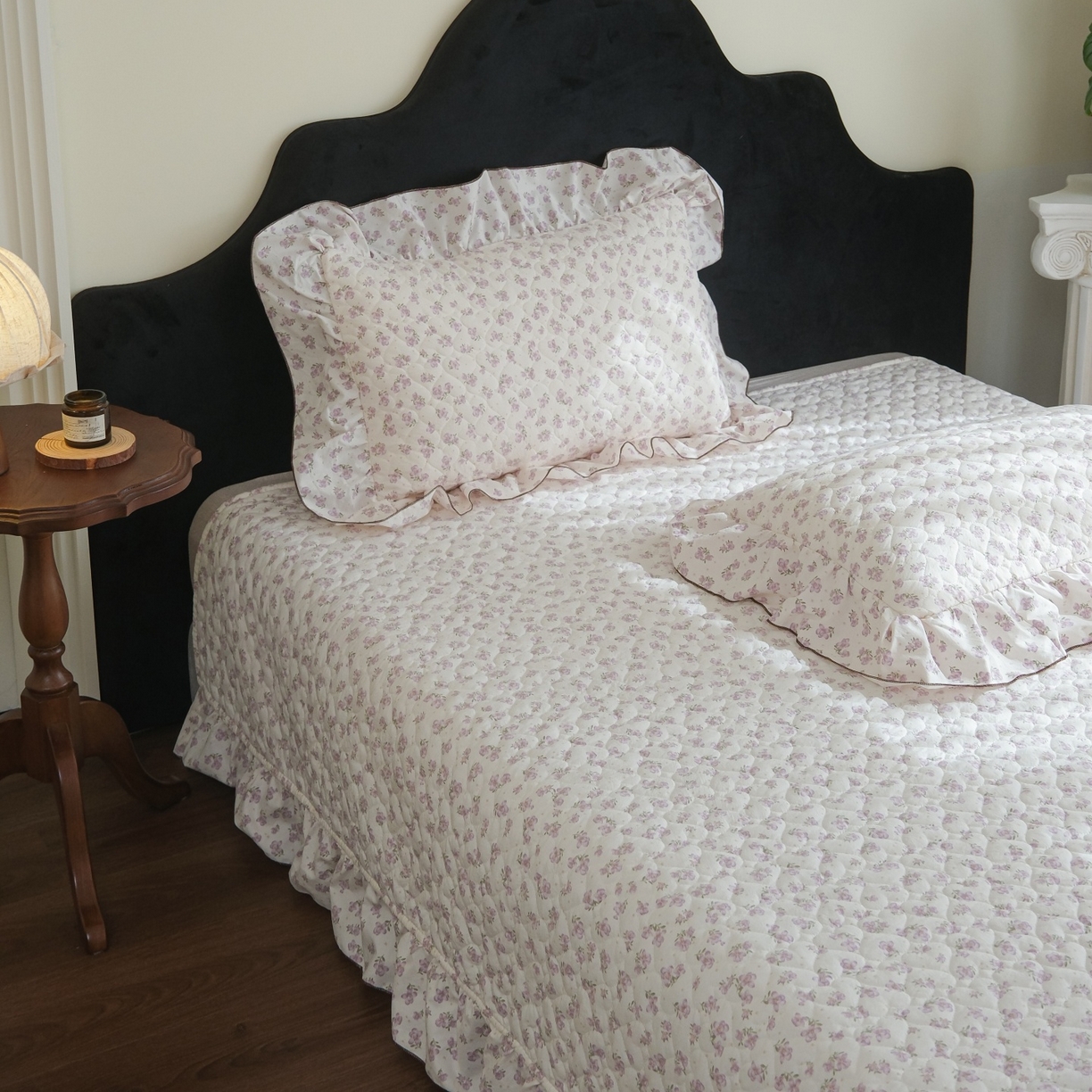 91家纺网 家纺一手货源 找家纺 庭笙 2026新款法式复古花边夹棉床盖床盖四件套 朵蜜-紫