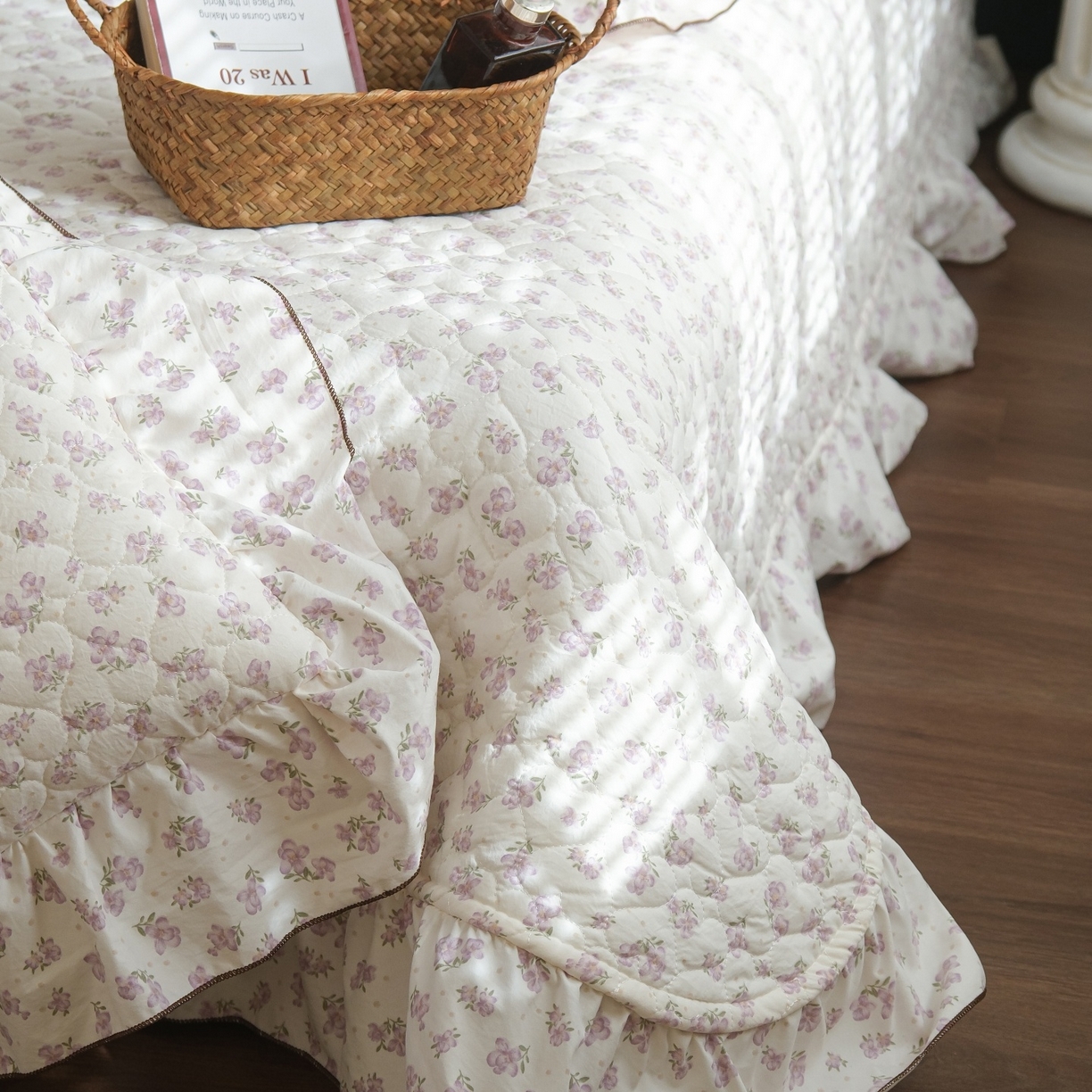 91家纺网 家纺一手货源 找家纺 庭笙 2026新款法式复古花边夹棉床盖床盖四件套 朵蜜-紫