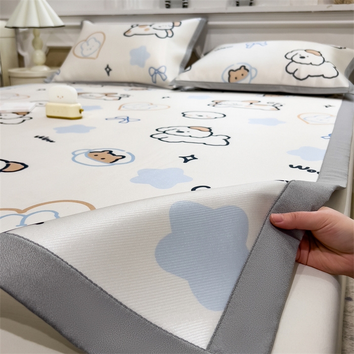 91家纺网 家纺一手货源 找家纺 布凡家居 2026新款卡通冰丝印花凉席 萌宠乐园