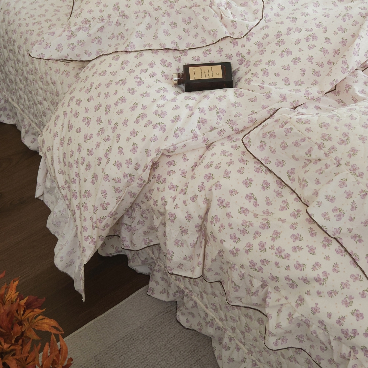 91家纺网 家纺一手货源 找家纺 庭笙 2026新款法式复古花边夹棉床盖床盖四件套 朵蜜-紫