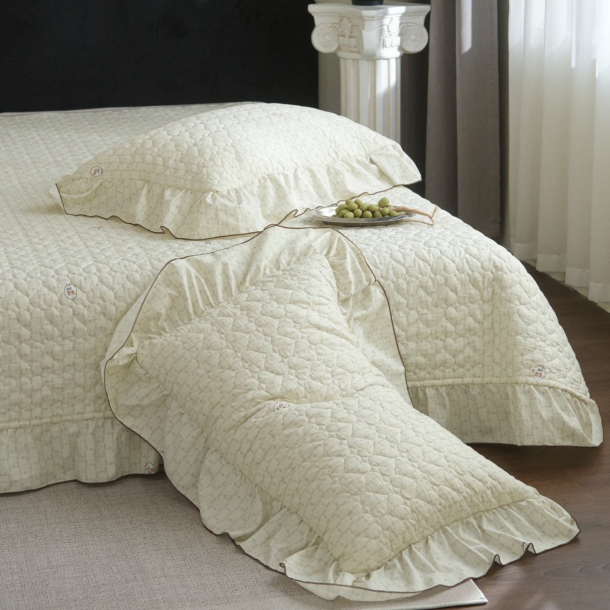 91家纺网 家纺一手货源 找家纺 庭笙 2026新款法式复古花边夹棉床盖床盖四件套 莓莓素语-绿