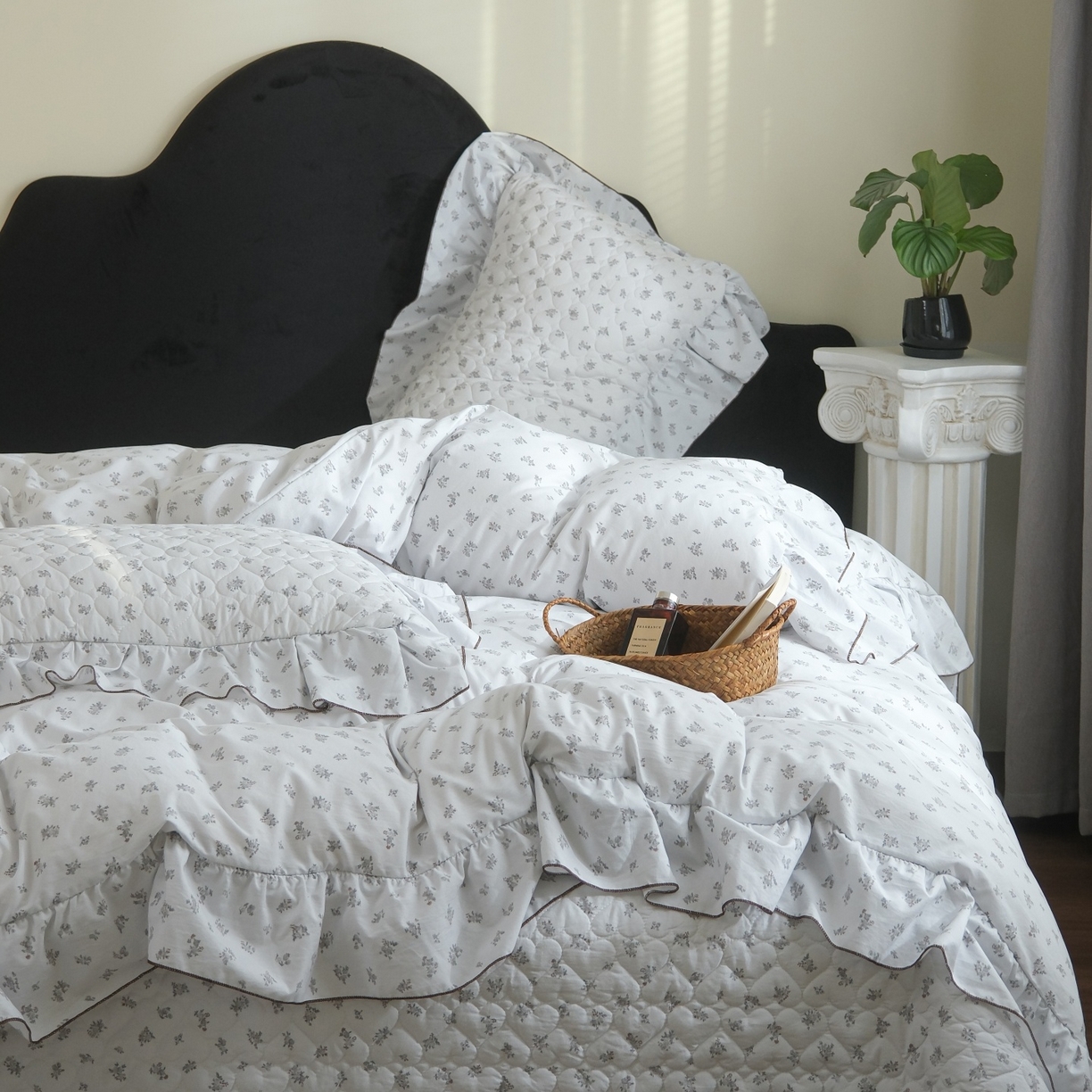 91家纺网 家纺一手货源 找家纺 庭笙 2026新款法式复古花边夹棉床盖床盖四件套 希雅莉-兰灰