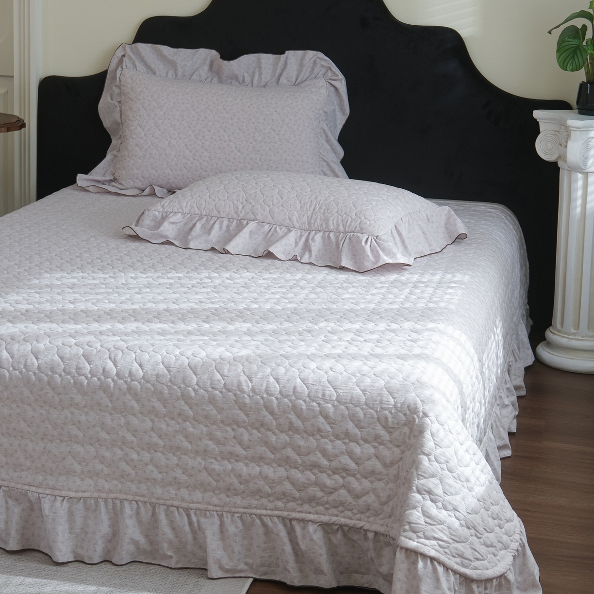 91家纺网 家纺一手货源 找家纺 庭笙 2026新款法式复古花边夹棉床盖床盖四件套 羽弦-紫