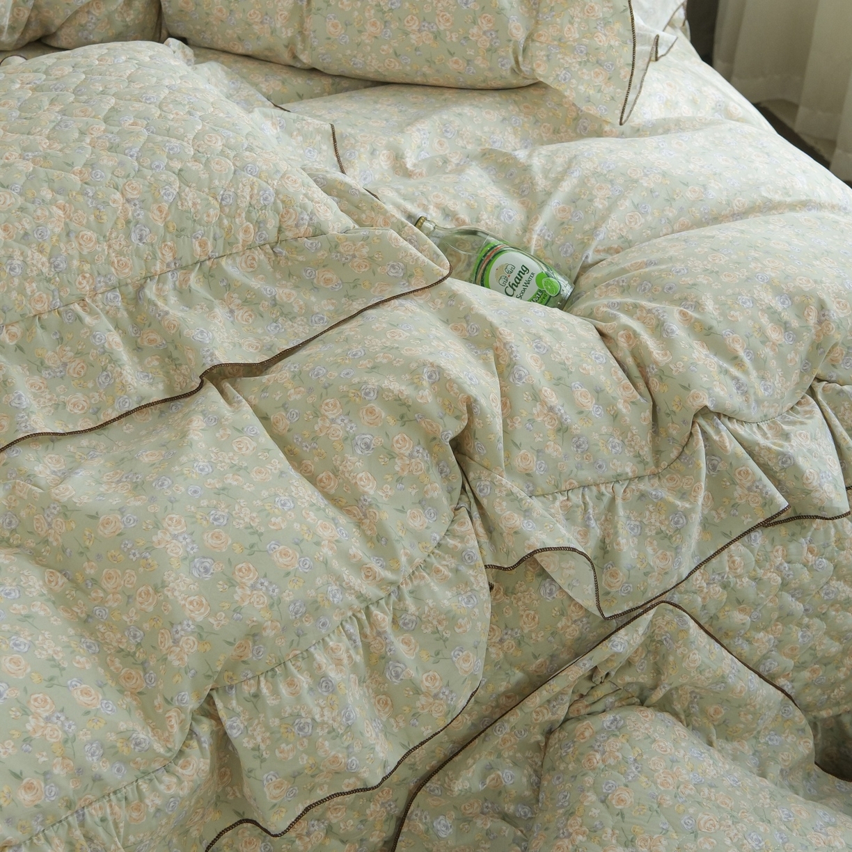 91家纺网 家纺一手货源 找家纺 庭笙 2026新款法式复古花边夹棉床盖床盖四件套 春意玫瑰-绿