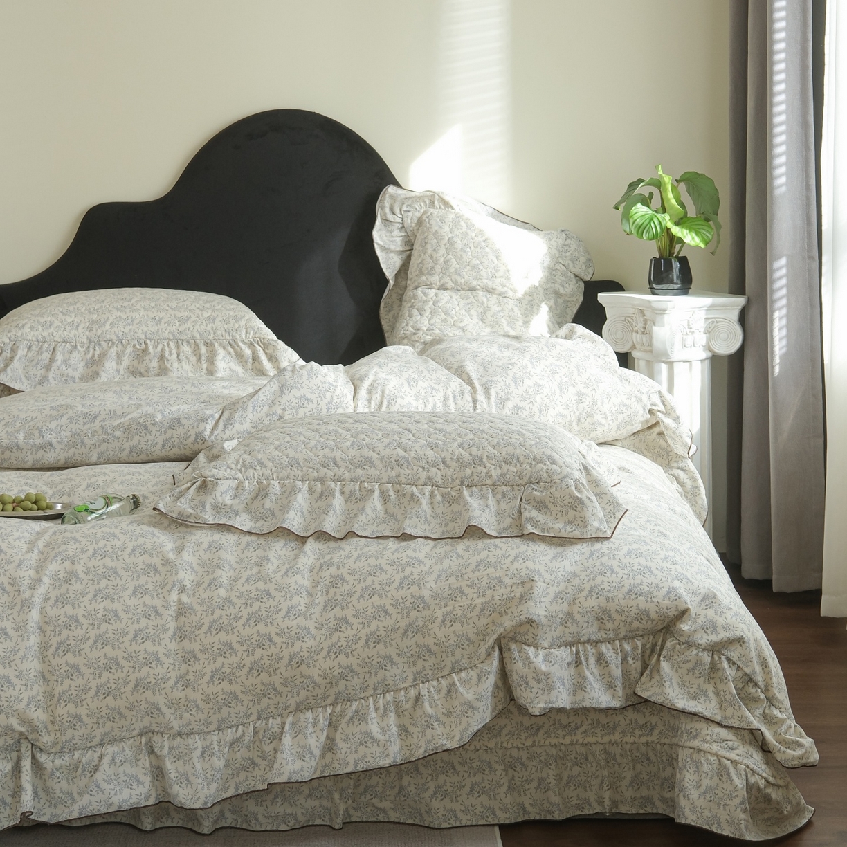 91家纺网 家纺一手货源 找家纺 庭笙 2026新款法式复古花边夹棉床盖床盖四件套 浅叶-米