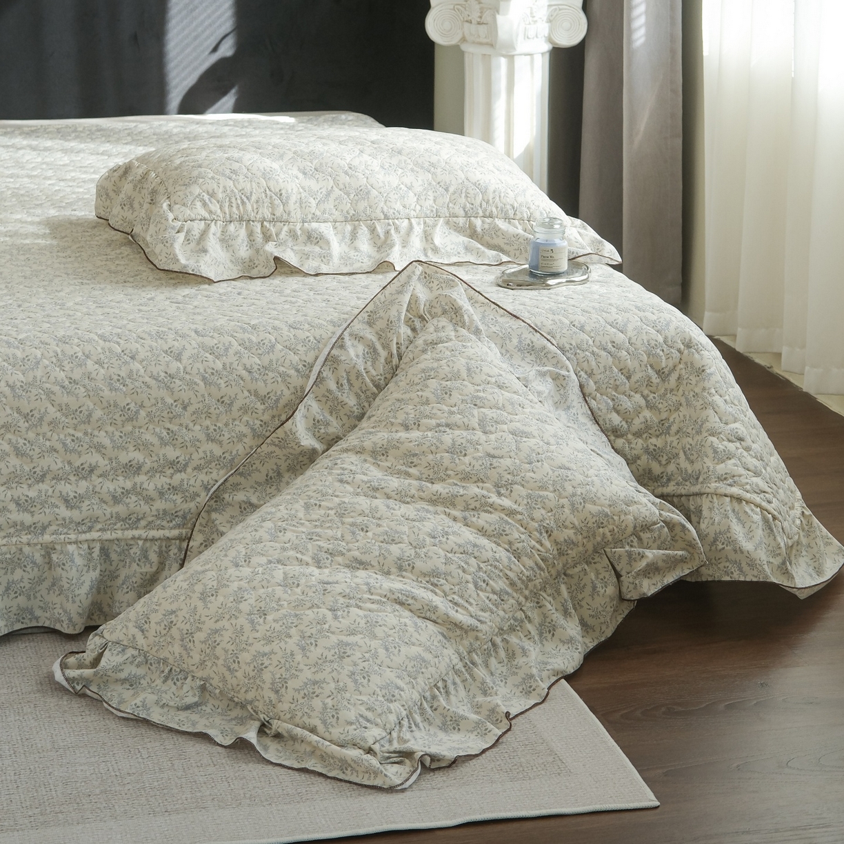 91家纺网 家纺一手货源 找家纺 庭笙 2026新款法式复古花边夹棉床盖床盖四件套 浅叶-米