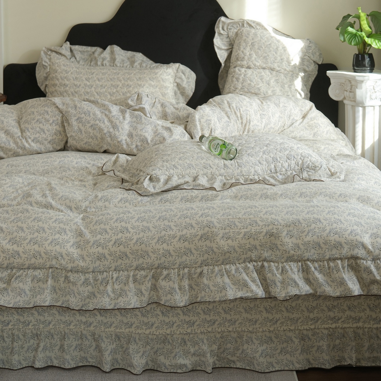 91家纺网 家纺一手货源 找家纺 庭笙 2026新款法式复古花边夹棉床盖床盖四件套 浅叶-米