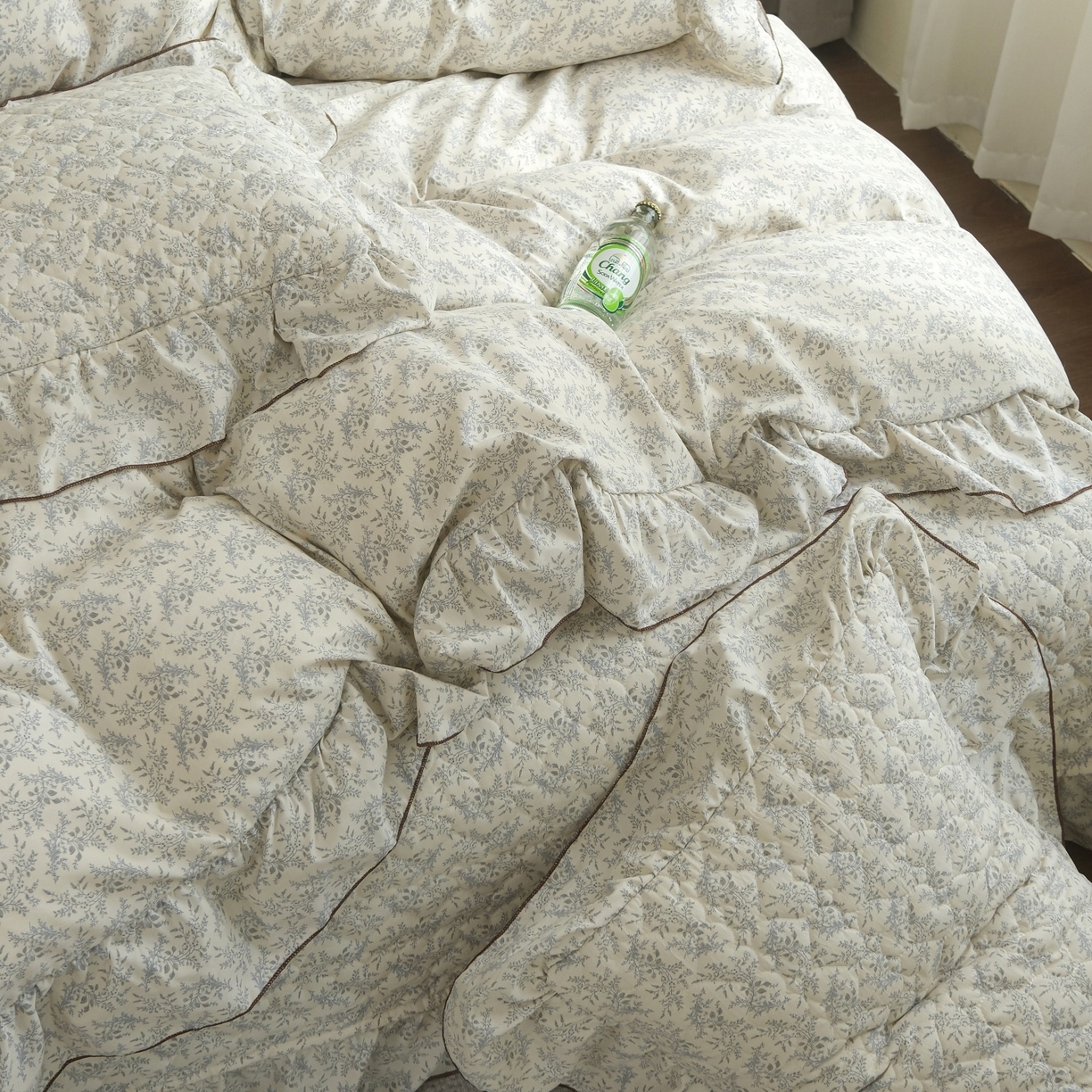 91家纺网 家纺一手货源 找家纺 庭笙 2026新款法式复古花边夹棉床盖床盖四件套 浅叶-米