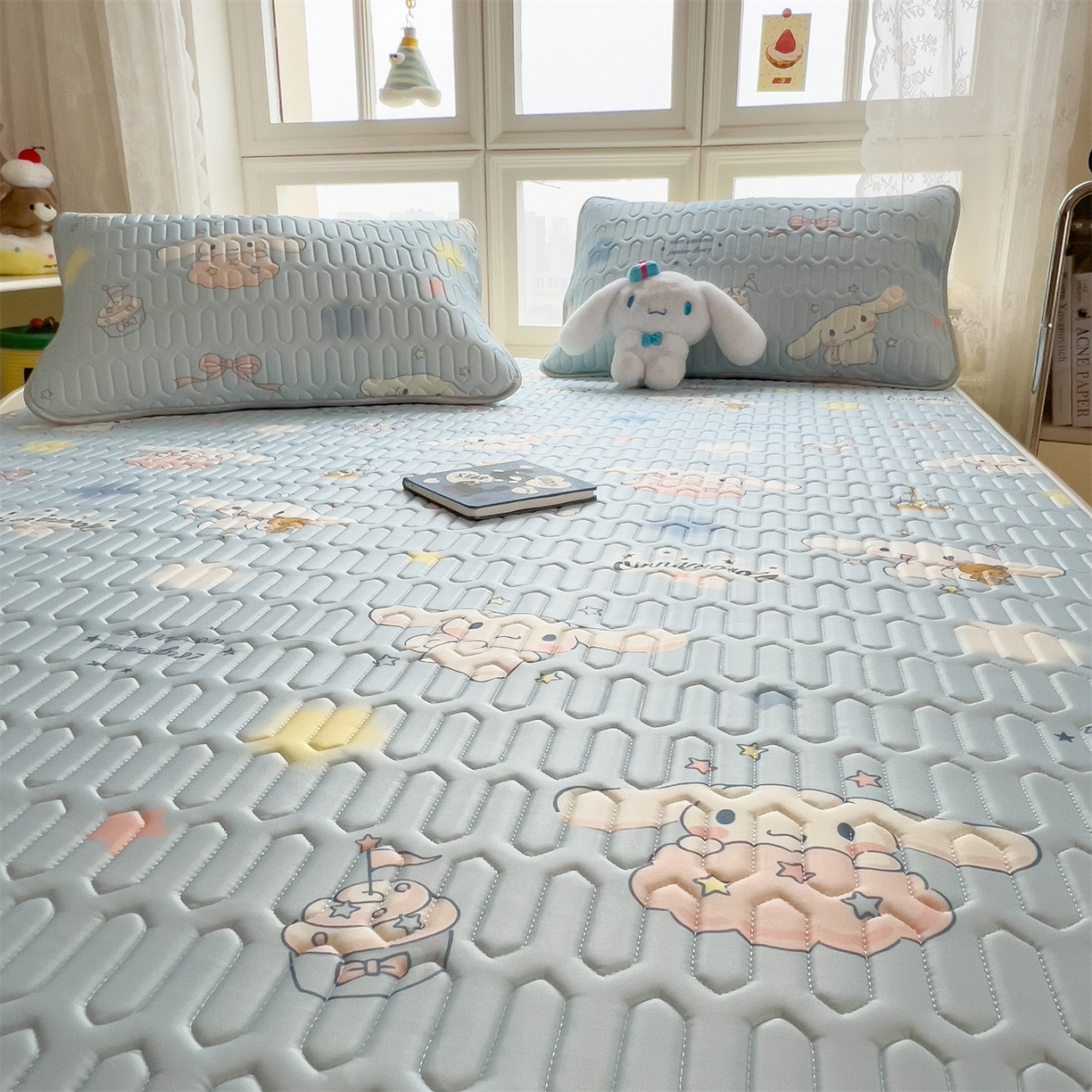 91家纺网 家纺一手货源 找家纺 兄弟坊 2026新款正版授权卡通乳胶凉席软凉席席子 闪闪玉桂狗