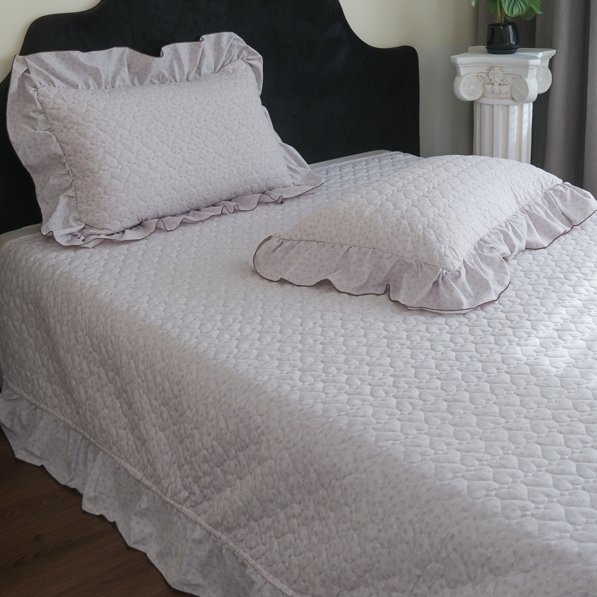 91家纺网 家纺一手货源 找家纺 庭笙 2026新款法式复古花边夹棉床盖床盖四件套 羽弦-紫