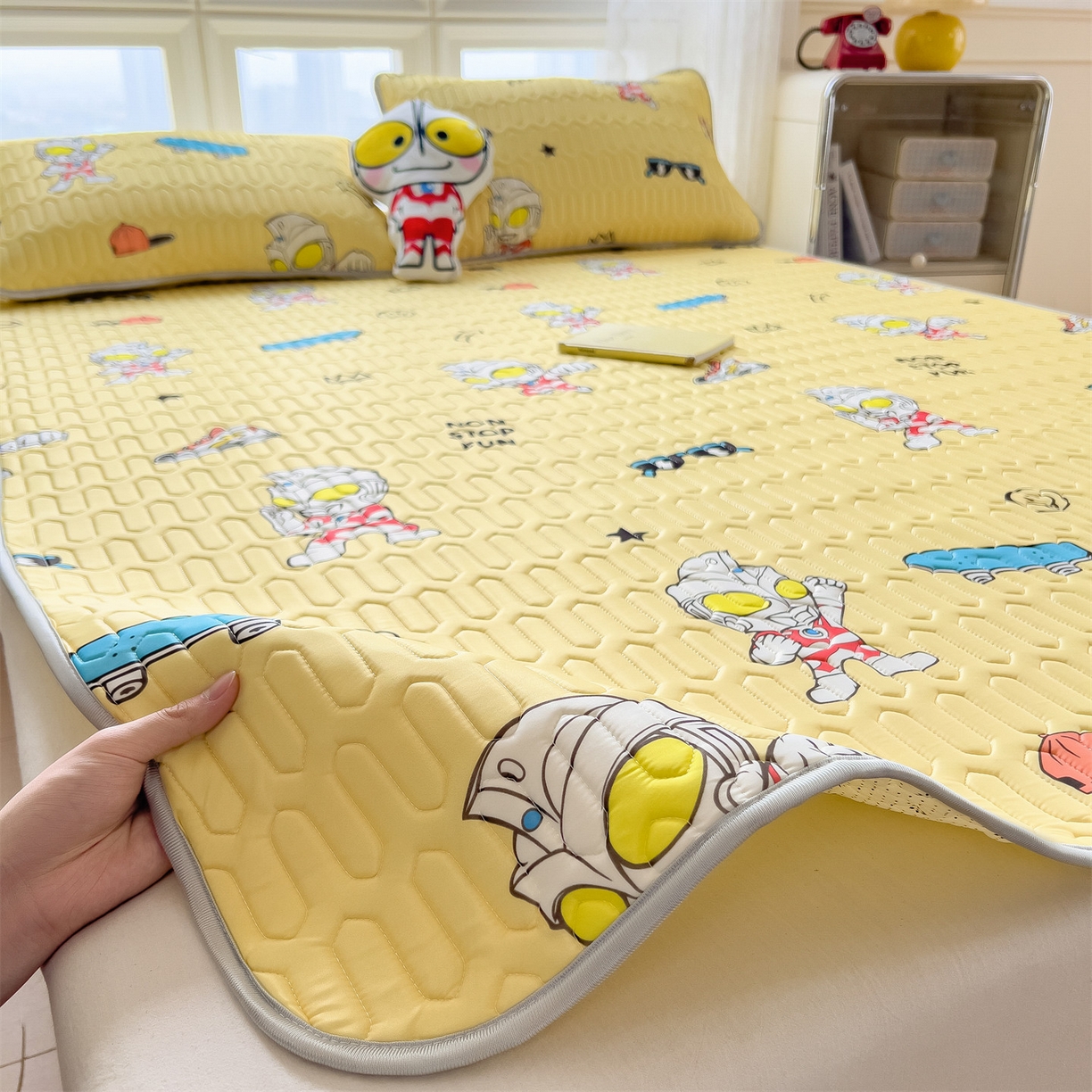 91家纺网 家纺一手货源 找家纺 兄弟坊 2026新款正版授权卡通乳胶凉席软凉席席子 阳光奥特