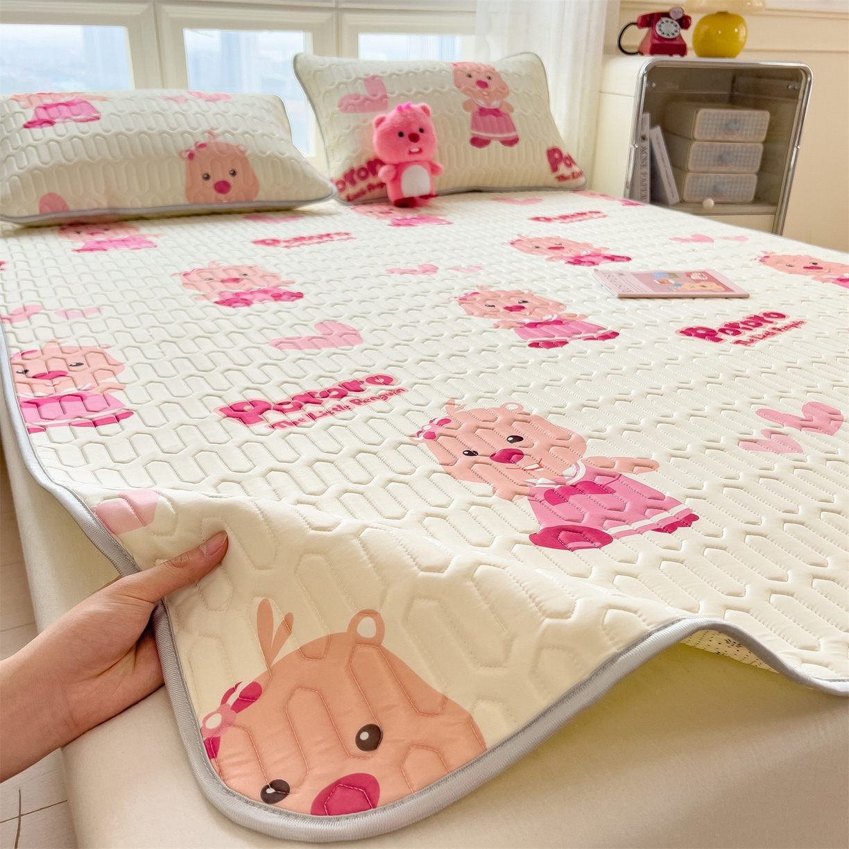 91家纺网 家纺一手货源 找家纺 兄弟坊 2026新款正版授权卡通乳胶凉席软凉席席子 露比