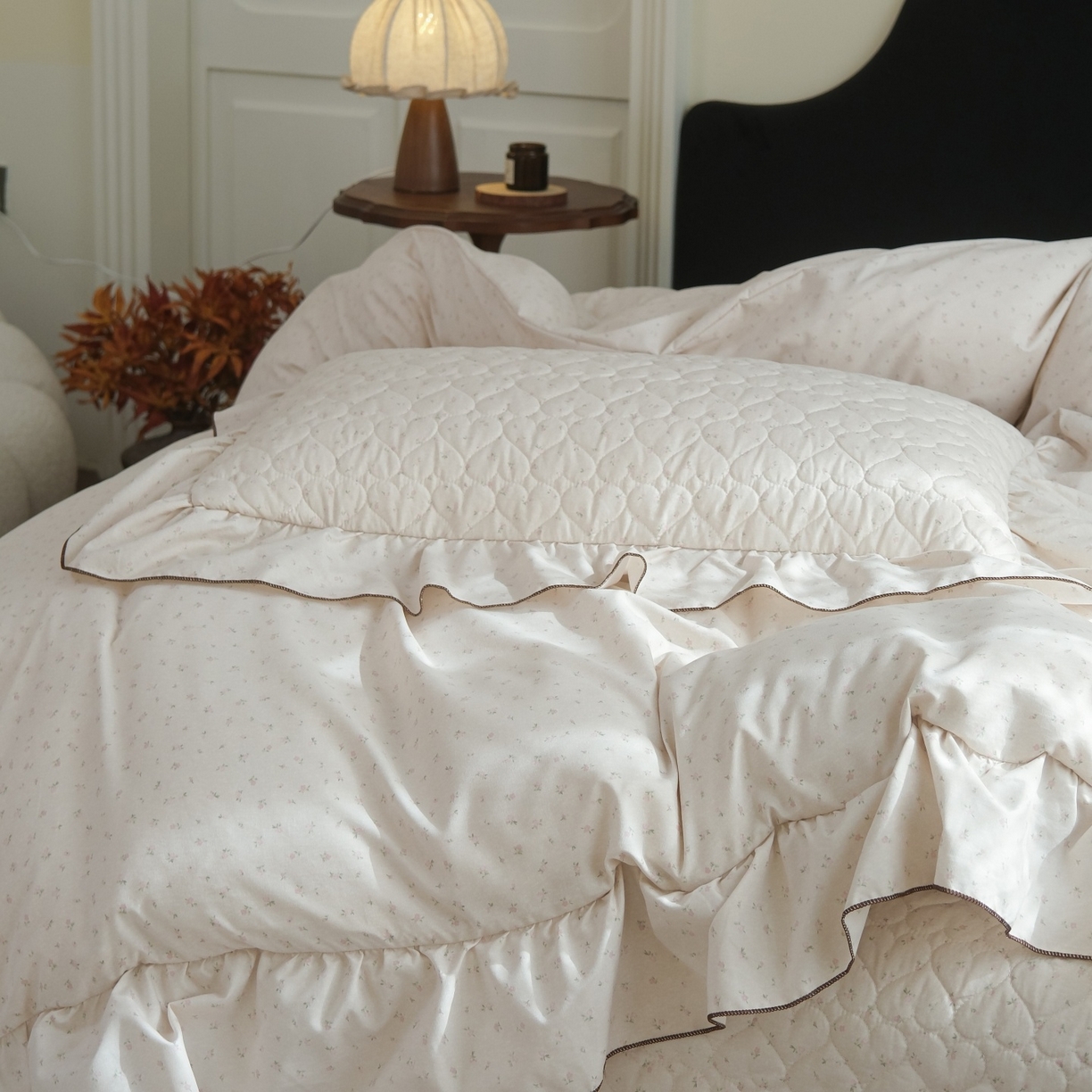 91家纺网 家纺一手货源 找家纺 庭笙 2026新款法式复古花边夹棉床盖床盖四件套 瑶芳-粉