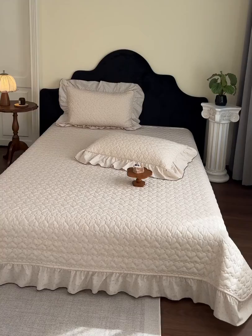 91家纺网 家纺一手货源 找家纺 庭笙 2026新款法式复古花边夹棉床盖床盖四件套 瑶芳-粉