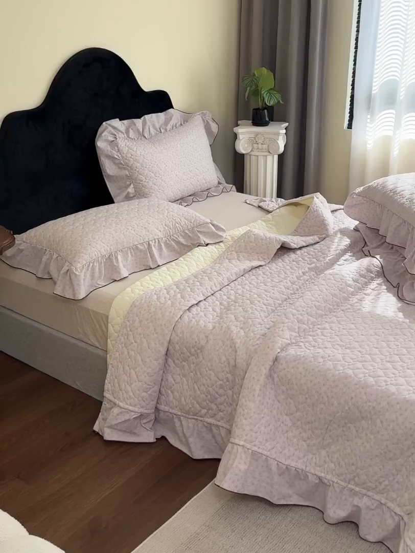 91家纺网 家纺一手货源 找家纺 庭笙 2026新款法式复古花边夹棉床盖床盖四件套 羽弦-紫