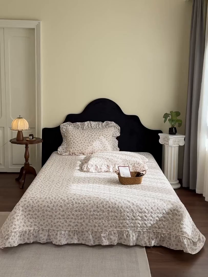 91家纺网 家纺一手货源 找家纺 庭笙 2026新款法式复古花边夹棉床盖床盖四件套 朵蜜-紫