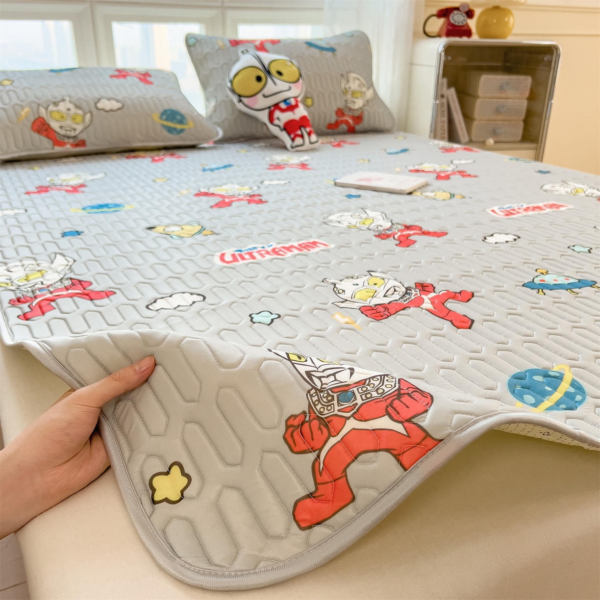 91家纺网 家纺一手货源 找家纺 兄弟坊 2026新款正版授权卡通乳胶凉席软凉席席子 奥特传奇灰