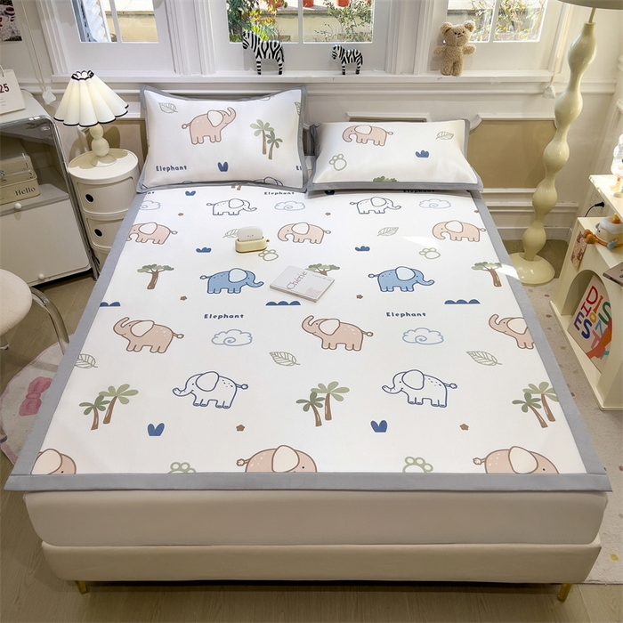 91家纺网 家纺一手货源 找家纺 布凡家居 2026新款卡通冰丝印花凉席 萌象乐园