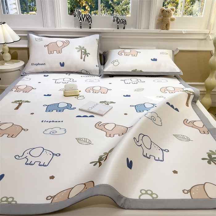 91家纺网 家纺一手货源 找家纺 布凡家居 2026新款卡通冰丝印花凉席 萌象乐园