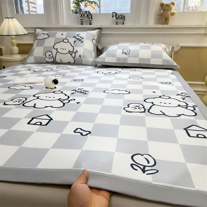 91家纺网 家纺一手货源 找家纺 布凡家居 2026新款卡通冰丝印花凉席 素格萌犬