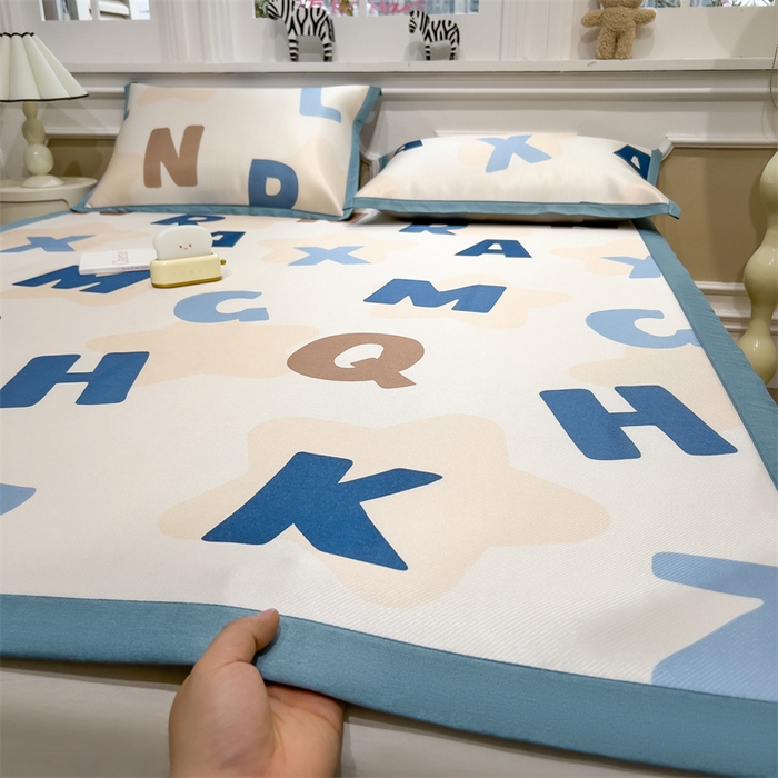 91家纺网 家纺一手货源 找家纺 布凡家居 2026新款卡通冰丝印花凉席 素色字母