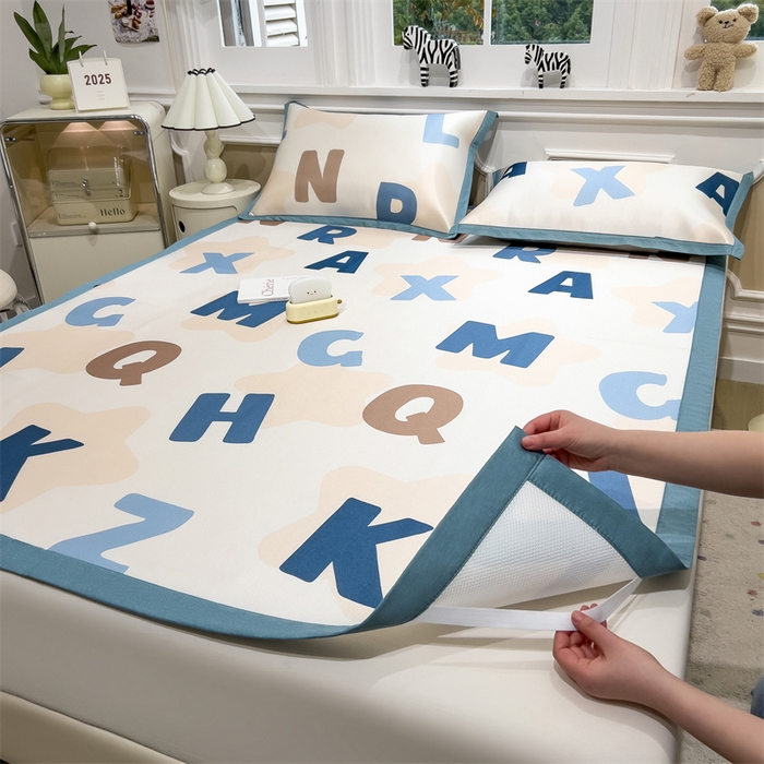 91家纺网 家纺一手货源 找家纺 布凡家居 2026新款卡通冰丝印花凉席 素色字母