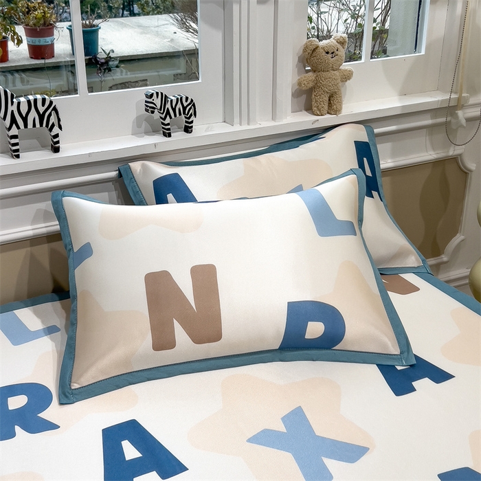 91家纺网 家纺一手货源 找家纺 布凡家居 2026新款卡通冰丝印花凉席 素色字母