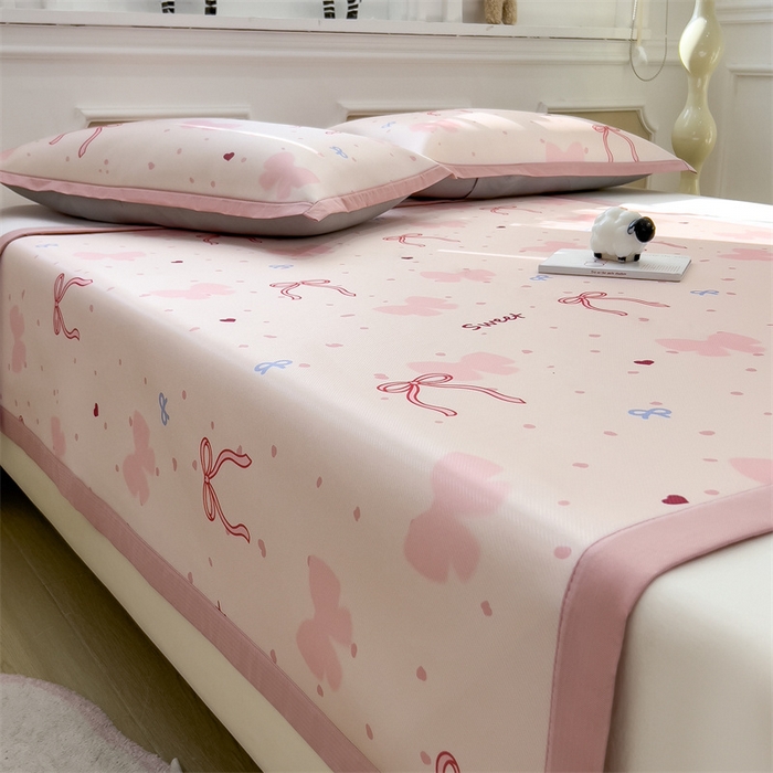 91家纺网 家纺一手货源 找家纺 布凡家居 2026新款卡通冰丝印花凉席 甜梦蝴蝶结