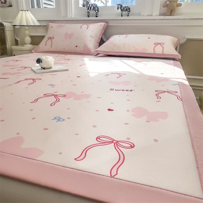 91家纺网 家纺一手货源 找家纺 布凡家居 2026新款卡通冰丝印花凉席 甜梦蝴蝶结