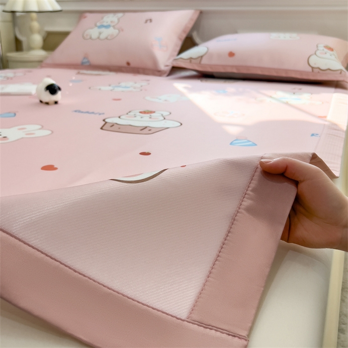 91家纺网 家纺一手货源 找家纺 布凡家居 2026新款卡通冰丝印花凉席 幸福小兔