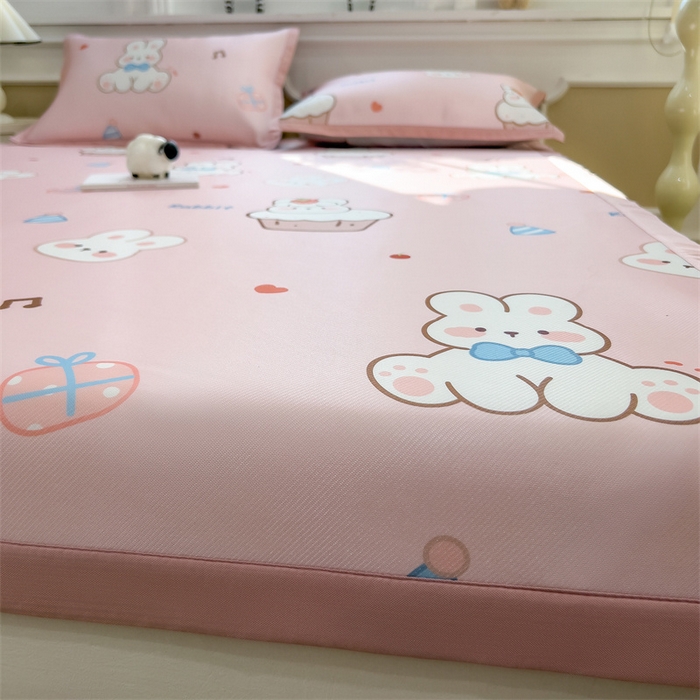 91家纺网 家纺一手货源 找家纺 布凡家居 2026新款卡通冰丝印花凉席 幸福小兔