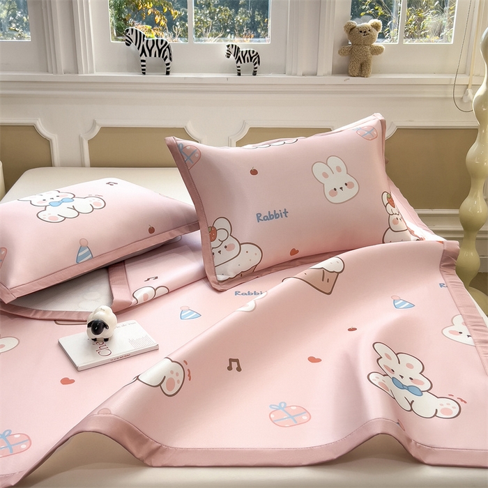 91家纺网 家纺一手货源 找家纺 布凡家居 2026新款卡通冰丝印花凉席 幸福小兔