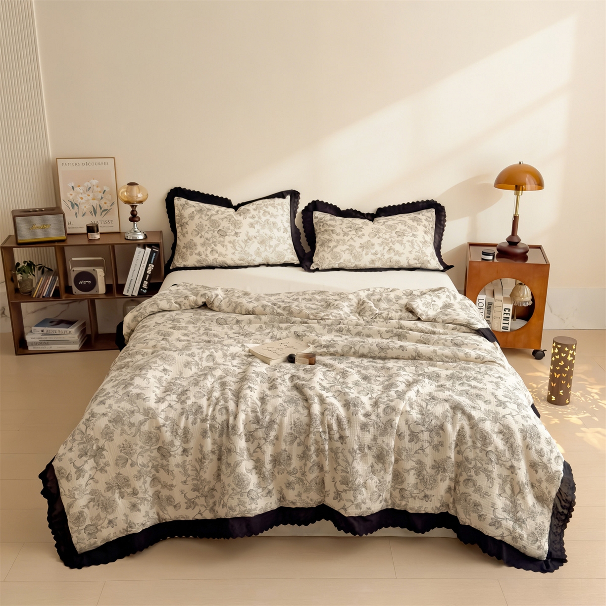 91家纺网 家纺一手货源 找家纺 兄弟坊 2026新款A类美拉德全棉韩版皱皱纱花边大豆夏被夏凉被空调被午睡被 皱皱纱花边款-墨花织梦