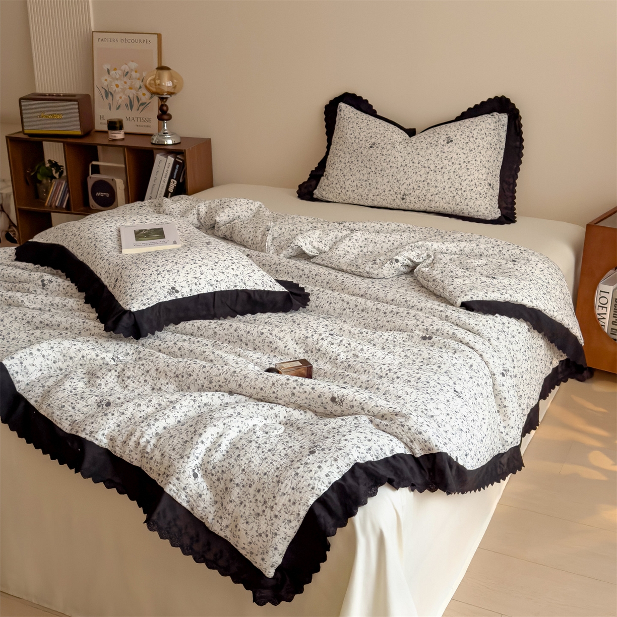 91家纺网 家纺一手货源 找家纺 兄弟坊 2026新款A类美拉德全棉韩版皱皱纱花边大豆夏被夏凉被空调被午睡被 皱皱纱花边款-夜雾繁花