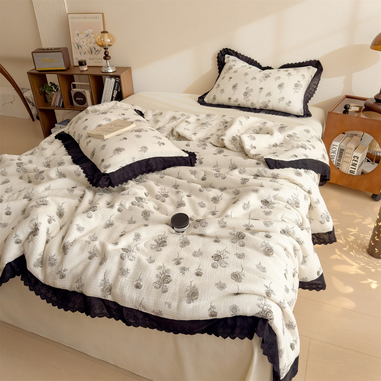 91家纺网 家纺一手货源 找家纺 兄弟坊 2026新款A类美拉德全棉韩版皱皱纱花边大豆夏被夏凉被空调被午睡被 皱皱纱花边款-甜静花园