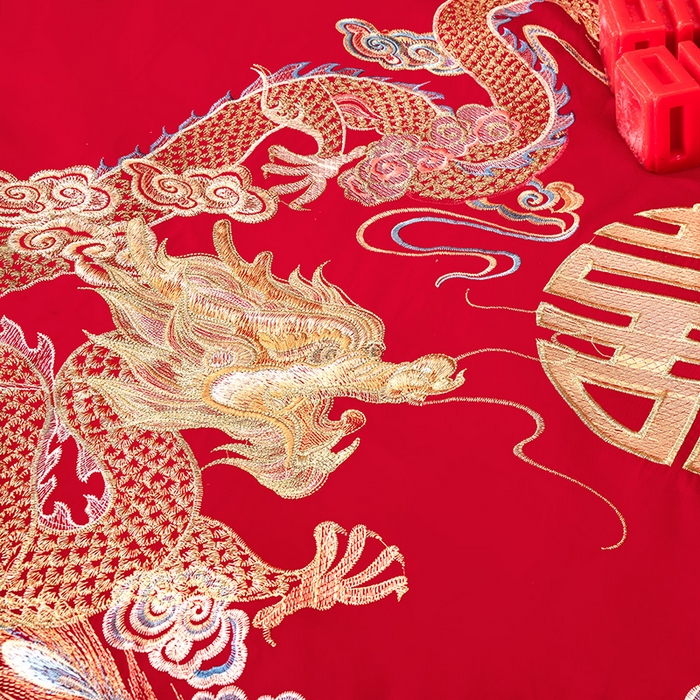 91家纺网 家纺一手货源 找家纺 慕她家纺 2026慕她大花工艺款全棉纯棉婚庆四件套大红色刺绣结婚床上用品 龙凤团圆