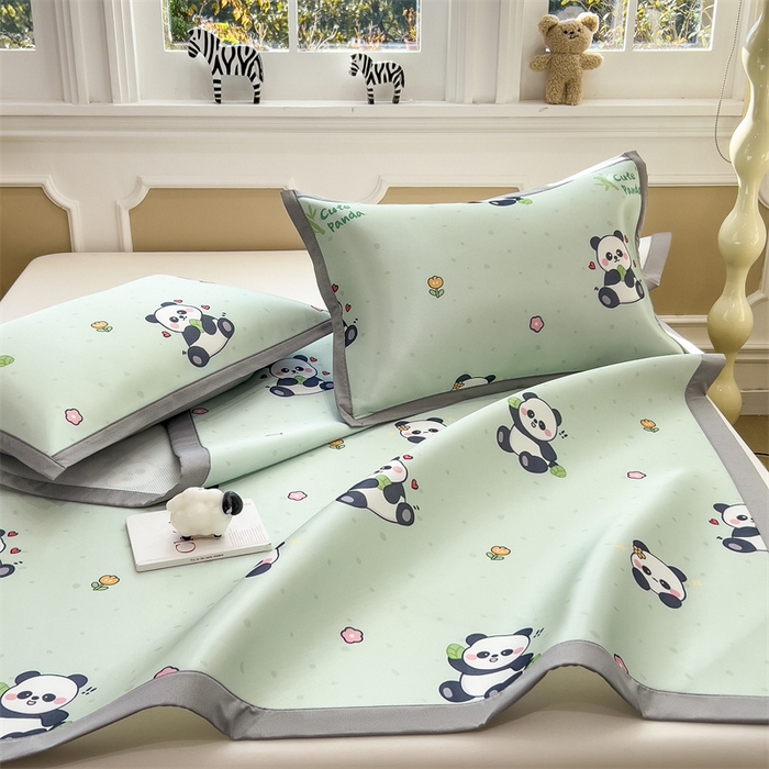 91家纺网 家纺一手货源 找家纺 布凡家居 2026新款卡通冰丝印花凉席 熊猫乐园