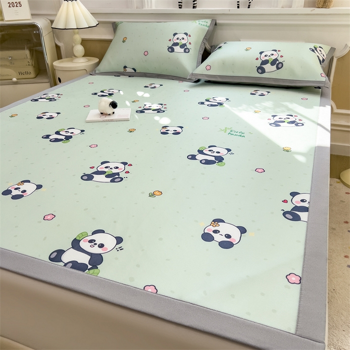 91家纺网 家纺一手货源 找家纺 布凡家居 2026新款卡通冰丝印花凉席 熊猫乐园