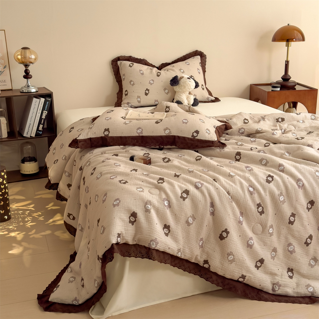 91家纺网 家纺一手货源 找家纺 兄弟坊 2026新款A类美拉德全棉韩版皱皱纱花边大豆夏被夏凉被空调被午睡被 皱皱纱花边款-布娃娃