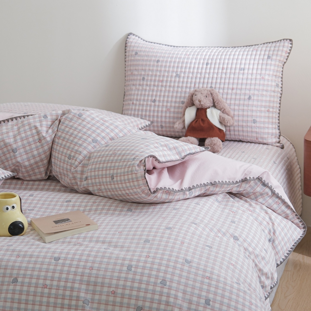 91家纺网 家纺一手货源 找家纺 （总）庭笙 2026新款卡通贝壳针两面可用夹棉床盖床盖四件套