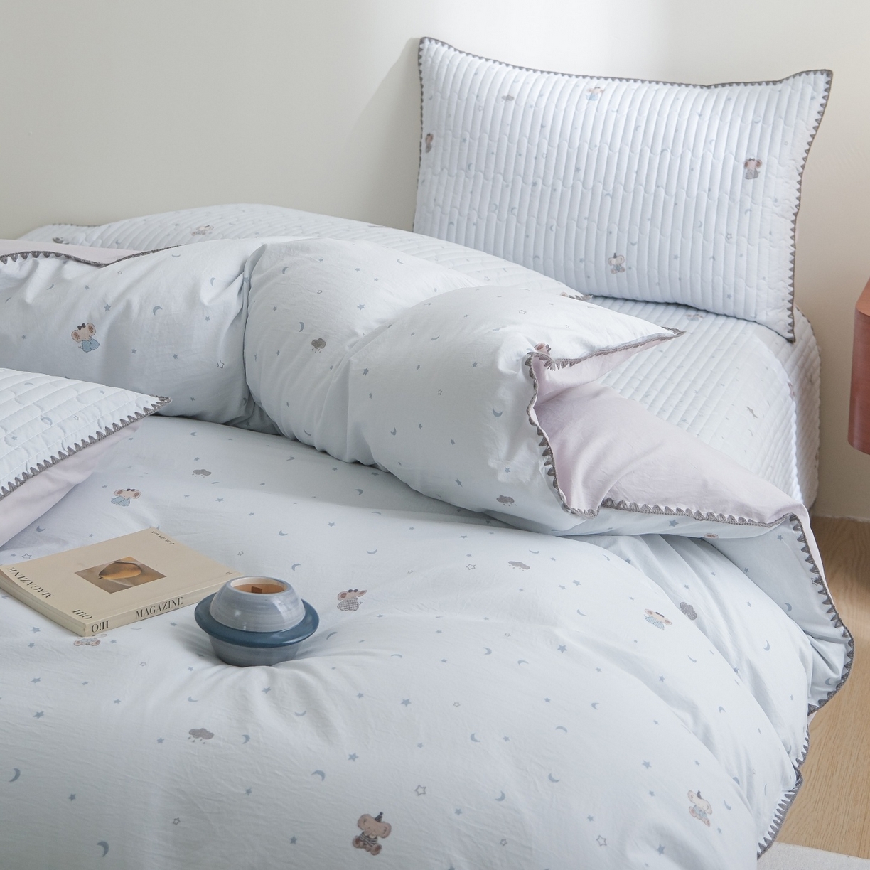 91家纺网 家纺一手货源 找家纺 庭笙 2026新款卡通贝壳针两面可用夹棉床盖床盖四件套 暖小象-兰