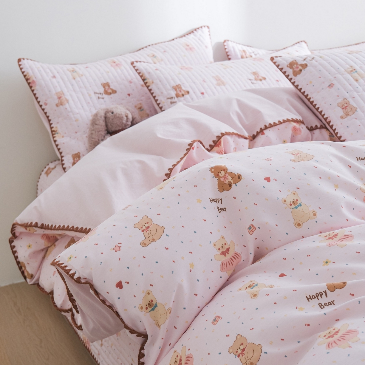 91家纺网 家纺一手货源 找家纺 庭笙 2026新款卡通贝壳针两面可用夹棉床盖床盖四件套 乐乐熊-粉