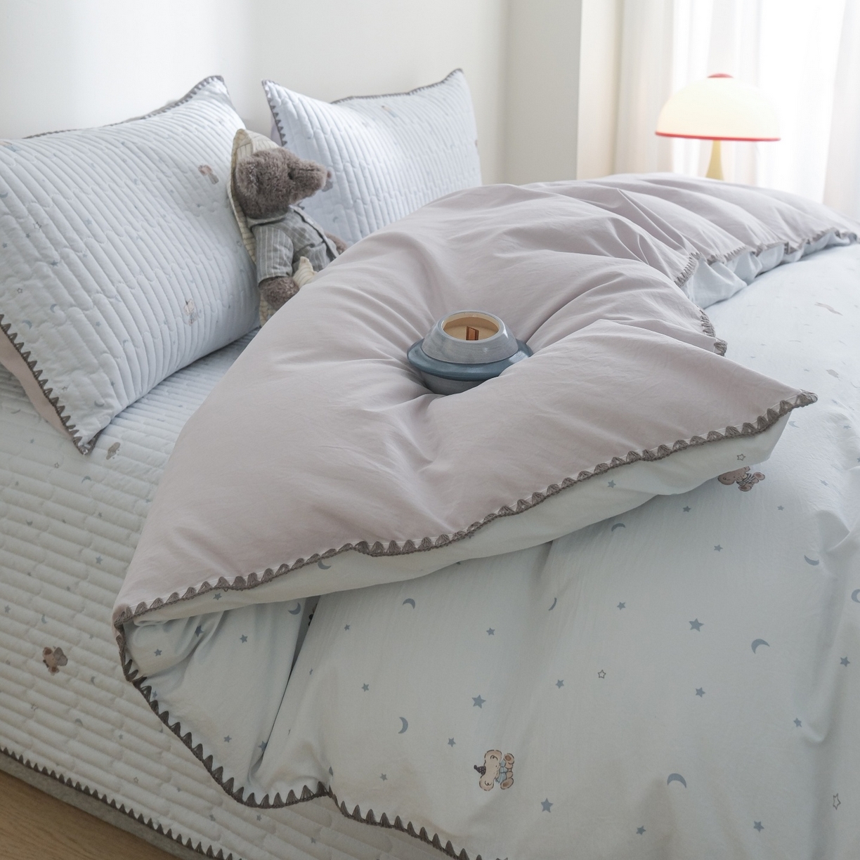 91家纺网 家纺一手货源 找家纺 庭笙 2026新款卡通贝壳针两面可用夹棉床盖床盖四件套 暖小象-兰