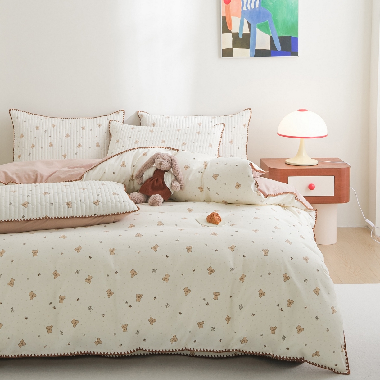 91家纺网 家纺一手货源 找家纺 庭笙 2026新款卡通贝壳针两面可用夹棉床盖床盖四件套 娃娃熊-米