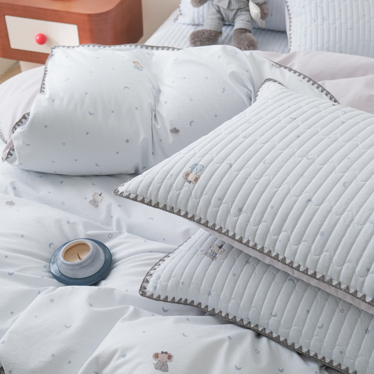 91家纺网 家纺一手货源 找家纺 庭笙 2026新款卡通贝壳针两面可用夹棉床盖床盖四件套 暖小象-兰