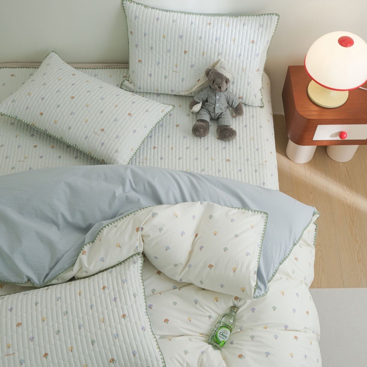 91家纺网 家纺一手货源 找家纺 庭笙 2026新款卡通贝壳针两面可用夹棉床盖床盖四件套 小蘑菇-米