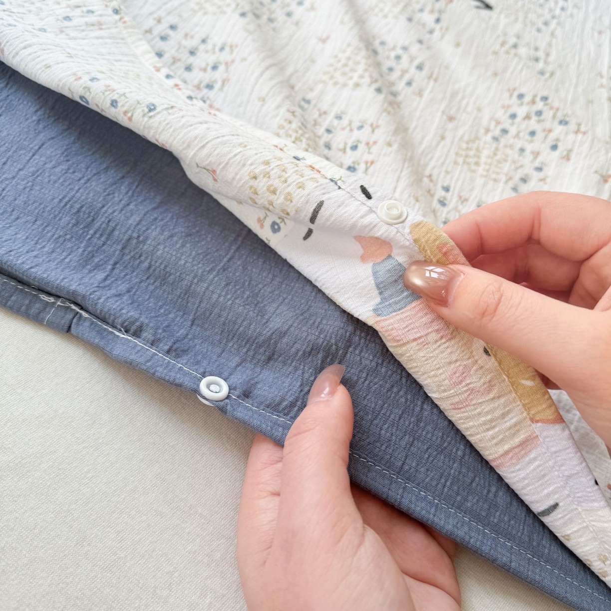 91家纺网 家纺一手货源 找家纺 Sweet dreams甜梦 2026新款A类皱皱双层纱小清新酒店一体式旅行睡袋 大脸猫